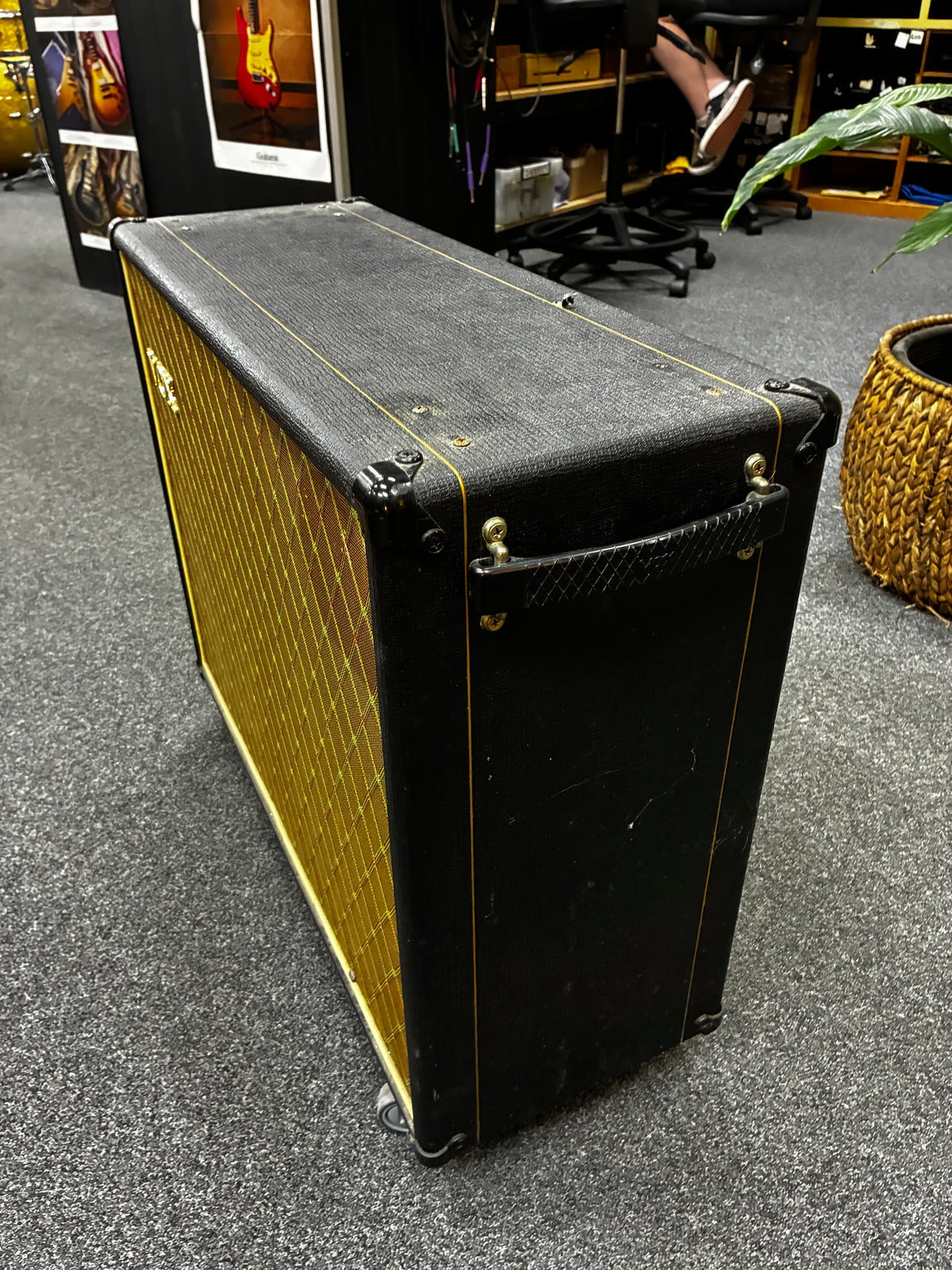 VOX 2x12 Cabinet (Pre-Owned)