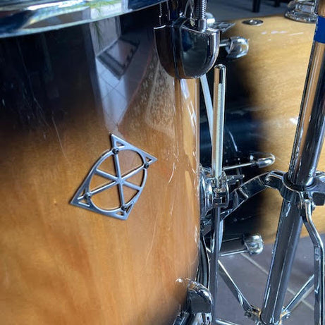 Dixon Fuse Maple 418 Series 4-Pce Drum Kit in Black Burst Gloss Includes Dixon 9290 Double-Braced Hardware