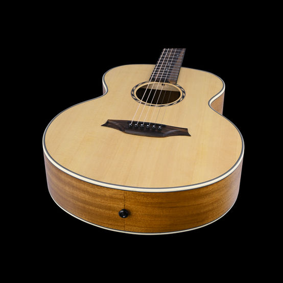 Bromo BAA8S mini jumbo guitar ( solid top )