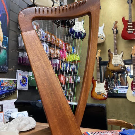 Opus 15-String Diatonic Wooden Harp in Natural Finish Bring Out Your Inner Cherub!