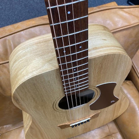 pratley acoustic guitar natural 
