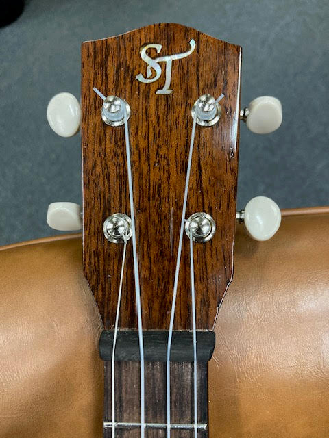 Stephen Treloar Tenor Ukulele w/Bag