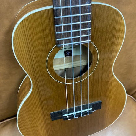 Stephen Treloar Tenor Ukulele w/Bag