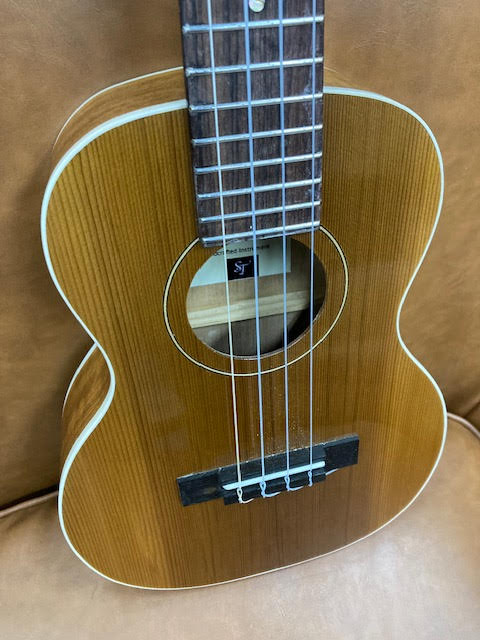 Stephen Treloar Tenor Ukulele w/Bag