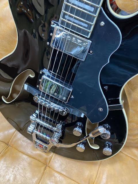 Hagstrom Tremar HJ500 Hollow Body Guitar in Black Gloss Masterpiece with Attitude