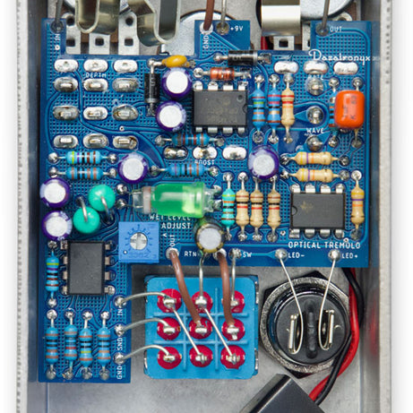 Dazatronyx Optical Tremolo effects pedal