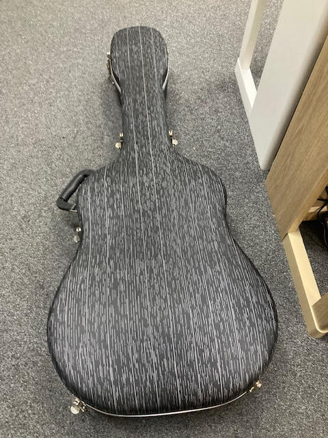 Fender Redondo Acoustic/electric guitar black w/ hardcase (preowned)