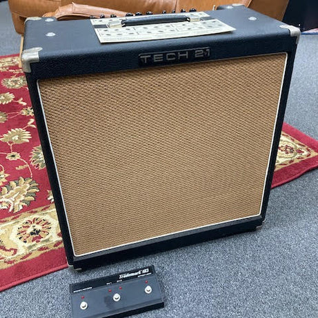 Tech 21 Trademark 60 guitar amplifier (preowned) w/ footswitch