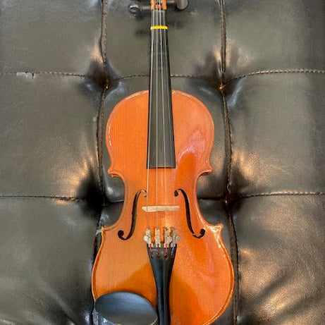 Violin 1/4 size includes case and bow