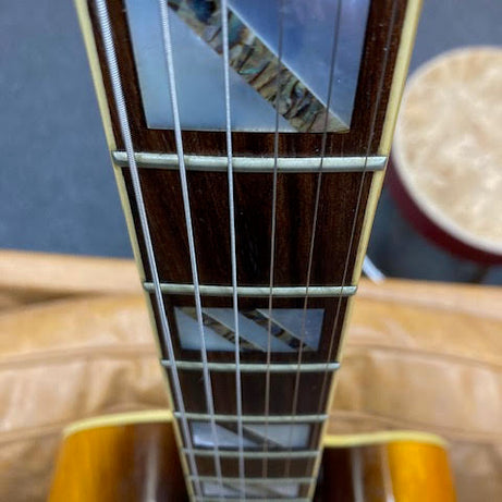 Washburn J-5 Hollowbody 2013 Jazz series (preowned)