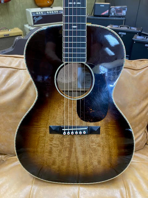 Martin CEO-9  acoustic guitar w/ case (preowned)