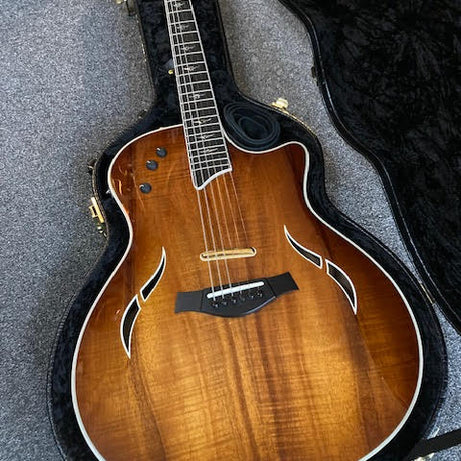 Taylor T5 C2 Koa acoustic/electric guitar (preowned) 2011