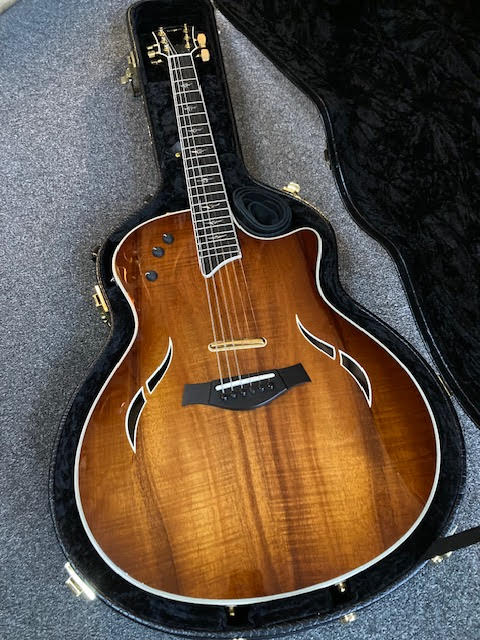 Taylor T5 C2 KOa 2011 acoustic/electric guitar w/ case + accessories