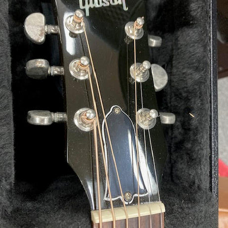 Gibson J45 standard 2024 w/ hardcase (preowned)