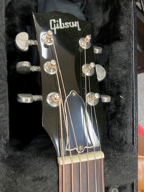 Gibson J45 standard 2024 w/ hardcase (preowned)
