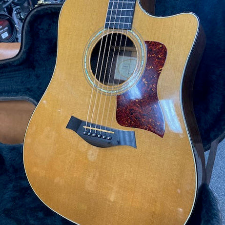 Taylor 710CE 1999 acoustic/electric guitar w/ case