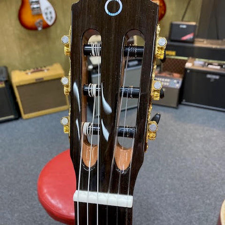 Altura A5-CE classical acoustic/electric guitar w/ Deluxe padded gigbag