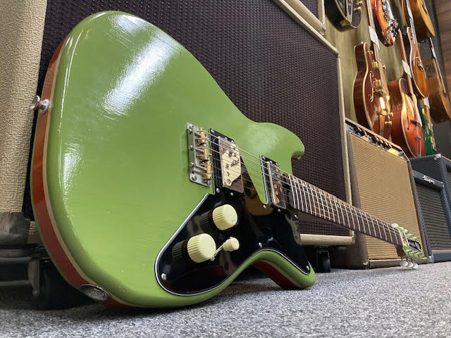 2026 DeluxeTone Cosmopolitan "Super Sonic" w/ hardcase
