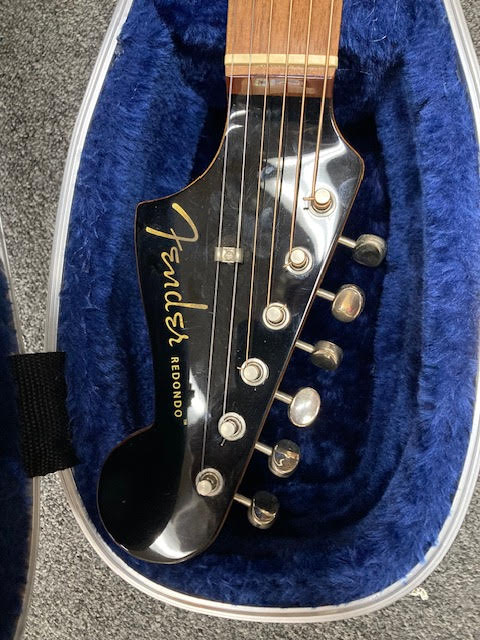 Fender Redondo Acoustic/electric guitar black w/ hardcase (preowned)