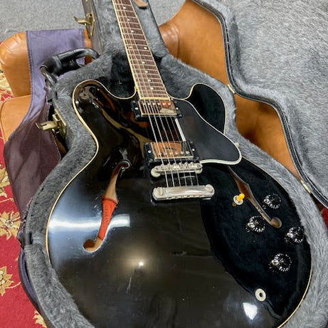 Gibson ES335 Ebony w/ case 2008