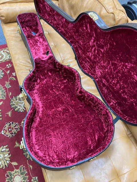 Taylor 814CE DLX acoustic electric guitar (preowned)