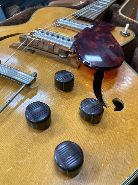 Vintage 1954 Harmony H62 Meteor Blonde w/ case