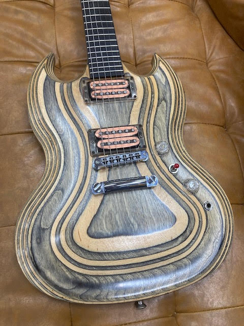 Gibson Zoot 2009 Limited edition  Black and Natural w/ gigbag