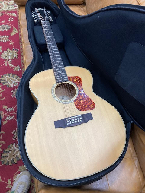 Guild F-2512E 12 string acoustic / electric guitar w/ gigbag (preowned)