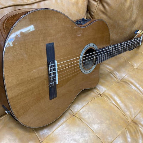 Altura A5-CE classical acoustic/electric guitar w/ Deluxe padded gigbag