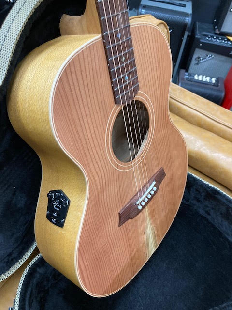 Cole Clark Angel Redwood Silky Oak w/ hardcase