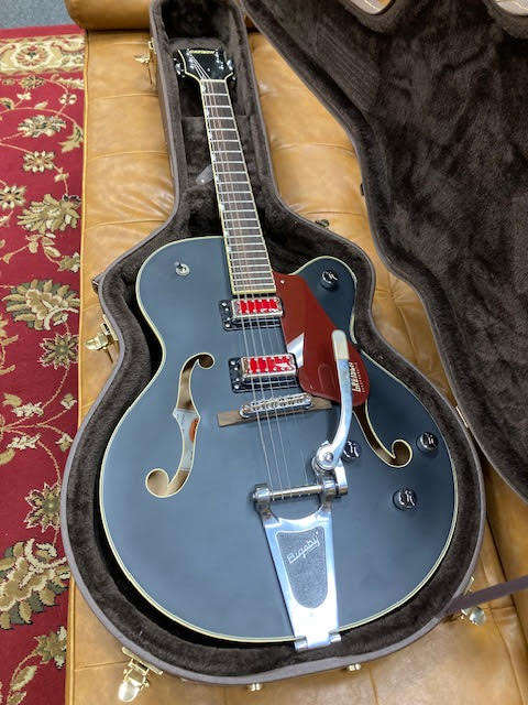 G5410T Gretsch Electromatic “Rat Rod” Hollow Body Single-Cut, Bigsby, Rosewood Fingerboard, Matte Black (preowned) w/ hardcase