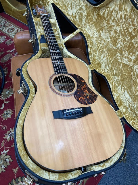 Maton SRS808 blackwood w/ case (preowned)