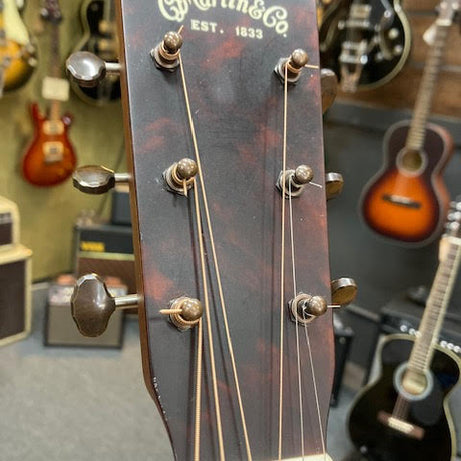 Martin CEO-9  acoustic guitar w/ case (preowned)