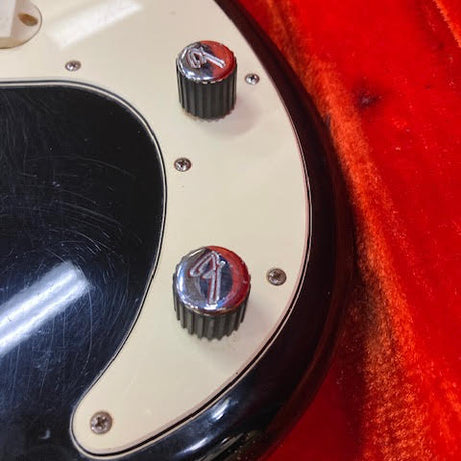 Fender Precision Elite 1983 Vintage Bass guitar w/ Vintage Fender case