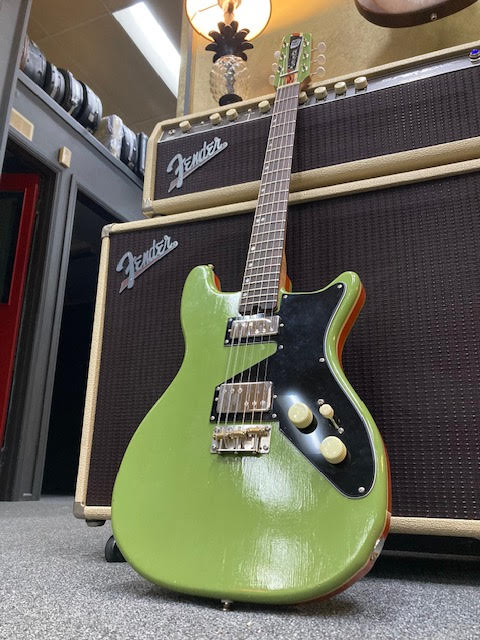 2026 DeluxeTone Cosmopolitan "Super Sonic" w/ hardcase