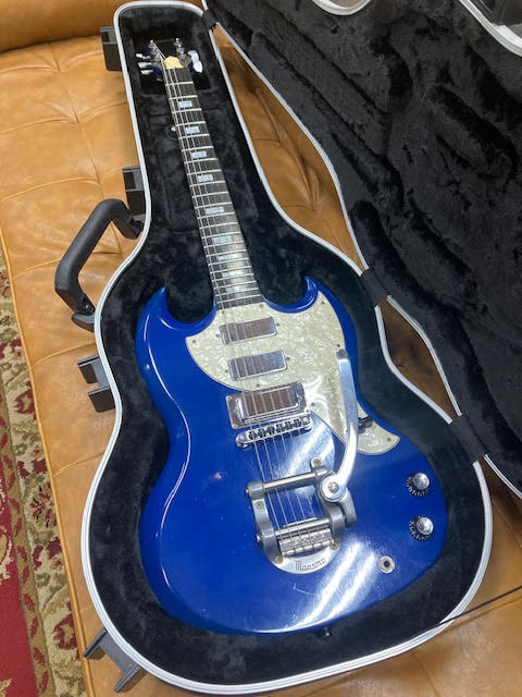 1999 USA Gibson SG Deluxe (Three Mini Humbucker) – Super Rare Blue Ice (pre-owned – in very good condition)