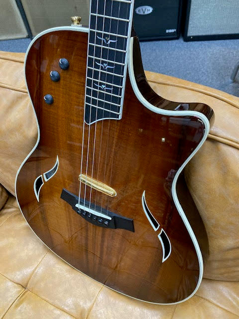 Taylor T5 C2 KOa 2011 acoustic/electric guitar w/ case + accessories