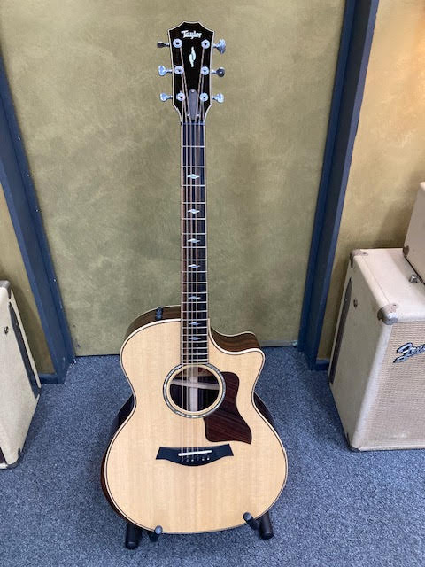 Taylor 814CE DLX acoustic electric guitar (preowned)
