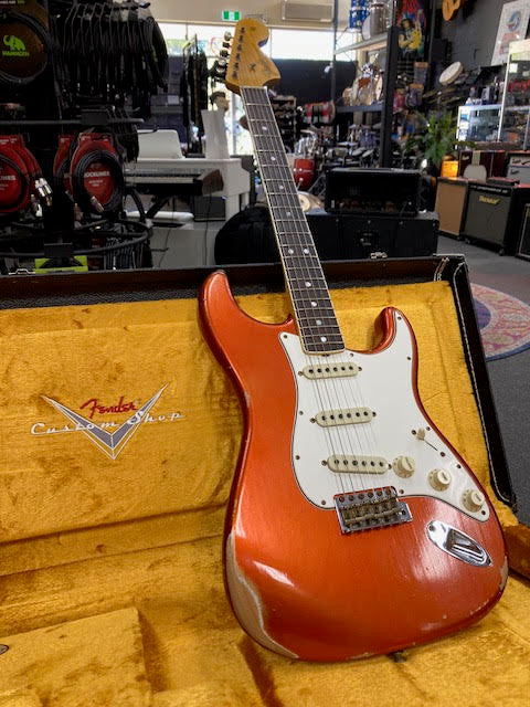 Fender Custom Shop Stratocaster 1967RI Limited edition Relic w/ case + candy