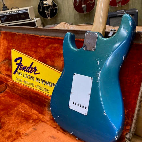 Fender Stratocaster 1962 electric guitar w/ original case - refin