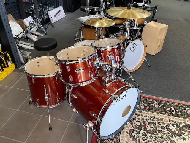 Pearl Roadshow 5 piece drum kit package