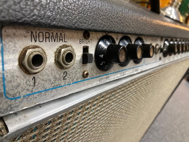 Vintage 1969 Fender Super Reverb Drip-Edge Silverface amplifier