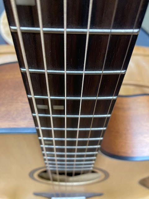 Veelah acoustic/electric guitar w/ gigbag