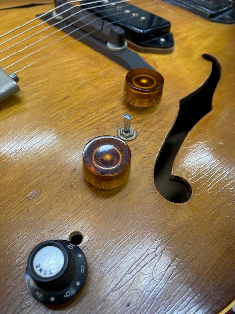 Gibson ES125 1956 hollowbody Guitar w/ mods + case