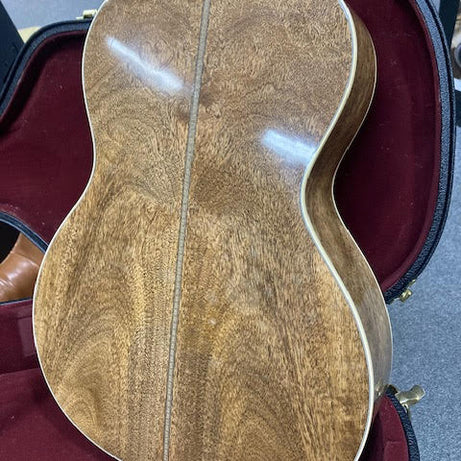 Martin CEO-9  acoustic guitar w/ case (preowned)