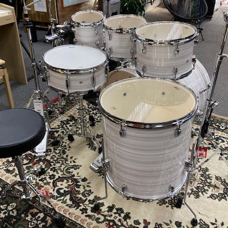 Pearl Export EXX Fusion plus Slipstream White  w/ zildjian cymbals + Bonus 8" Tom