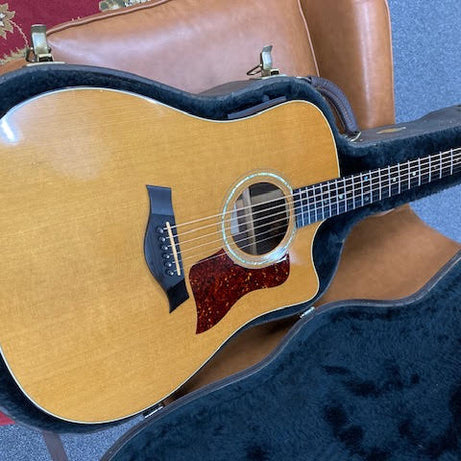 Taylor 710CE 1999 acoustic/electric guitar w/ case