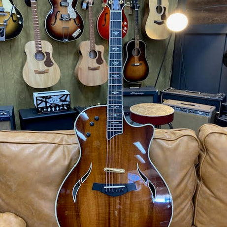 Taylor T5 C2 KOa 2011 acoustic/electric guitar w/ case + accessories