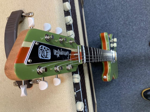 2026 DeluxeTone Cosmopolitan "Super Sonic" w/ hardcase