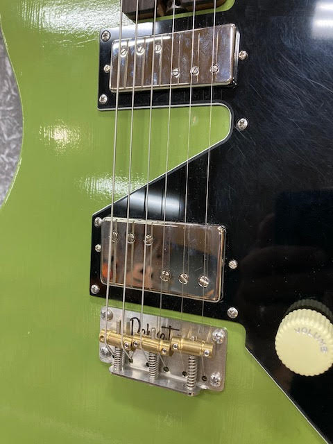 2026 DeluxeTone Cosmopolitan "Super Sonic" w/ hardcase